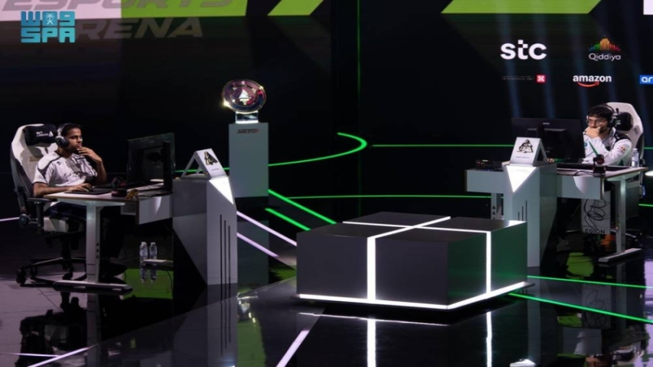 مواجهة قوية: كارلسن يتحدى فيروزا في نهائي الشطرنج بكأس العالم الإلكتروني 2025